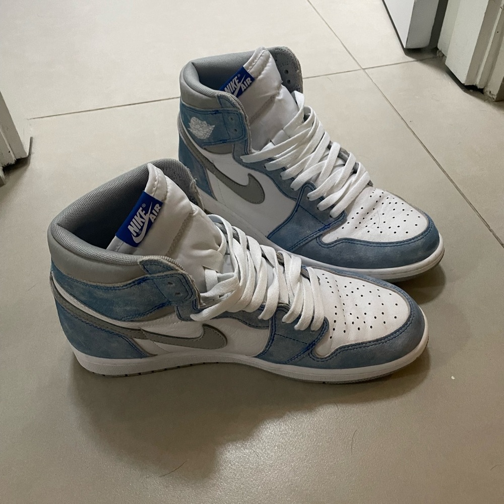 Air Jordan 1 Retro og high “Hyper Royal”